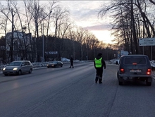 В праздничные дни сотрудники Госавтоинспекции Екатеринбурга пресекли более тысячи нарушений на дорогах города