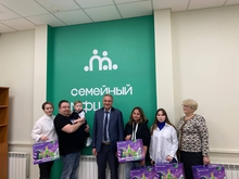Семейный МФЦ за три месяца работы помог более чем 300 уральским семьям