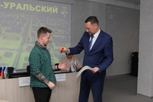Дети-сироты Каменска-Уральского встретят Новый год в новых квартирах