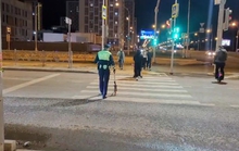 В Академическом районе Екатеринбурга легковушка сбила подростка на самокате