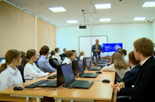 Первый в новом сезоне «Урок цифры» стартовал в школах Свердловской области