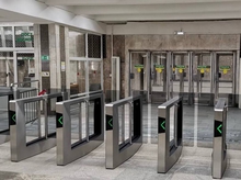 Заменены выходные турникеты на станции метро «Уральская» в Екатеринбурге
