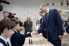 Денис Паслер открыл первый шахматный класс в Губернаторском лицее