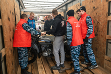 Депутат Алексей Вихарев отправил на СВО фуру с гуманитарной помощью из Ирбита