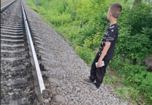 В Свердловской области транспортные полицейские задержали школьников, которые складывали камни на рельсы