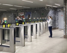 Теперь открыть улыбкой можно любой турникет на станции метро «Чкаловская» в Екатеринбурге