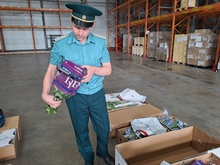 К первому сентября уральские таможенники оформили 400 тонн цветов