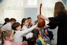 Благотворительный фонд «Синара» запустил 18-й сезон проекта «Большая музыка для маленьких сердец»