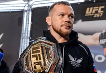 Петр Ян проведет бой за титул чемпиона UFC
