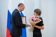 Денис Паслер вручил государственные и региональные награды 42 выдающимся уральцам Денис Паслер вручил государственные и региональные награды 42 выдающимся уральцам