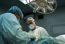 Свердловские онкологи помогли пациенту с четвертой стадией меланомы достичь стойкой ремиссии Свердловские онкологи помогли пациенту с четвертой стадией меланомы достичь стойкой ремиссии