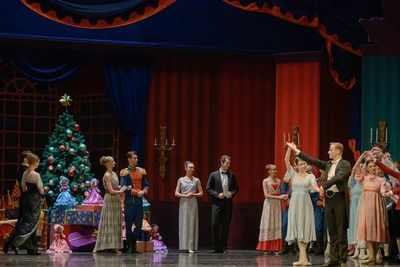 Медицинские работники больниц Свердловской области получили пригласительные билеты в Урал Опера