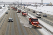 Дороги Среднего Урала от снега очищала 251 единица техники в минувшие сутки
