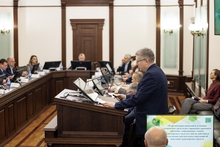 В Екатеринбурге начнут эвакуировать машины, мешающие уборке улиц В Екатеринбурге начнут эвакуировать машины, мешающие уборке улиц