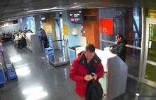 В Екатеринбурге у сотрудницы аэропорта Кольцово пассажир украл сотовый телефон