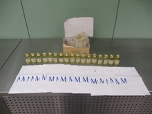 В аэропорту «Кольцово» таможенники остановили пассажира с 18 флаконами духов
