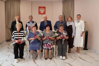 Свердловские семьи-юбиляры получили знаки отличия «Совет да любовь»