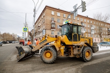 За выходные с улиц Екатеринбурга вывезли более 400 тонн грязи и мусора