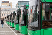 В Екатеринбург прибыли 15 новых автобусов В Екатеринбург прибыли 15 новых автобусов